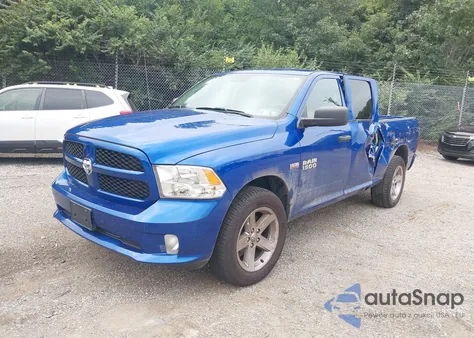 2017 Ram 1500 Express 4X4 6'4 Box z USA, uszkodzony, nr VIN 1C6RR7FT8HS811379